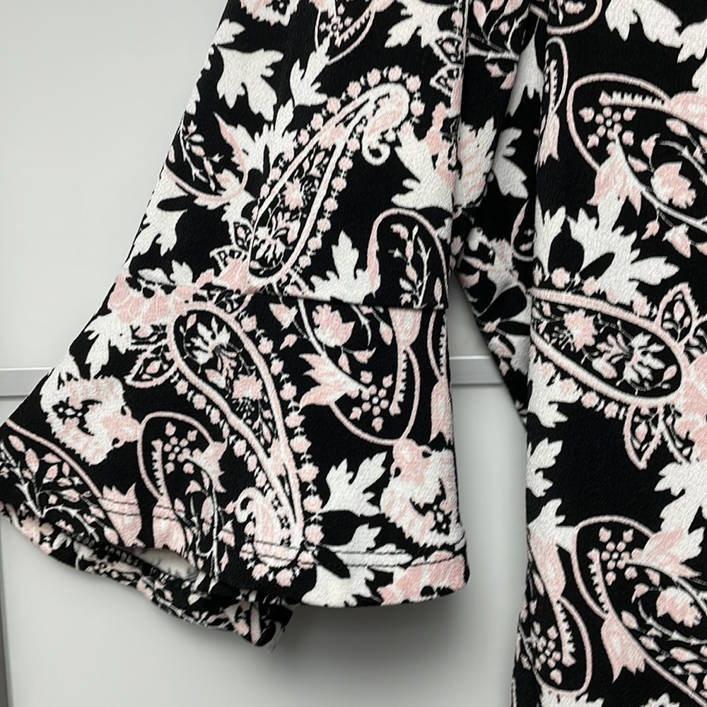 💕4 for $25💕 Women’s paisley blouse size XL - Picture 2 of 5